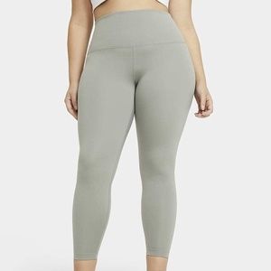 Nike Women's Yoga Cropped 7/8 Leggings Pants (Plus Size) Gray (CZ3210-073)